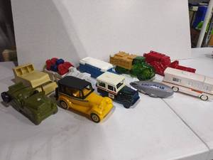 lot 3146 image: Avon glass vehicle cologne decanters