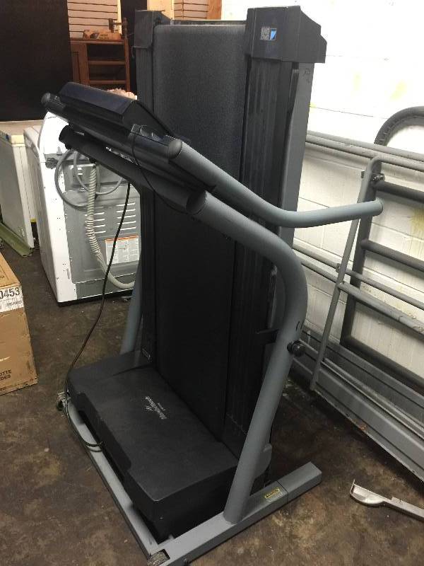 Nordic Track EXP 1000 XI treadmill with a 1.5 HP continuousduty motor