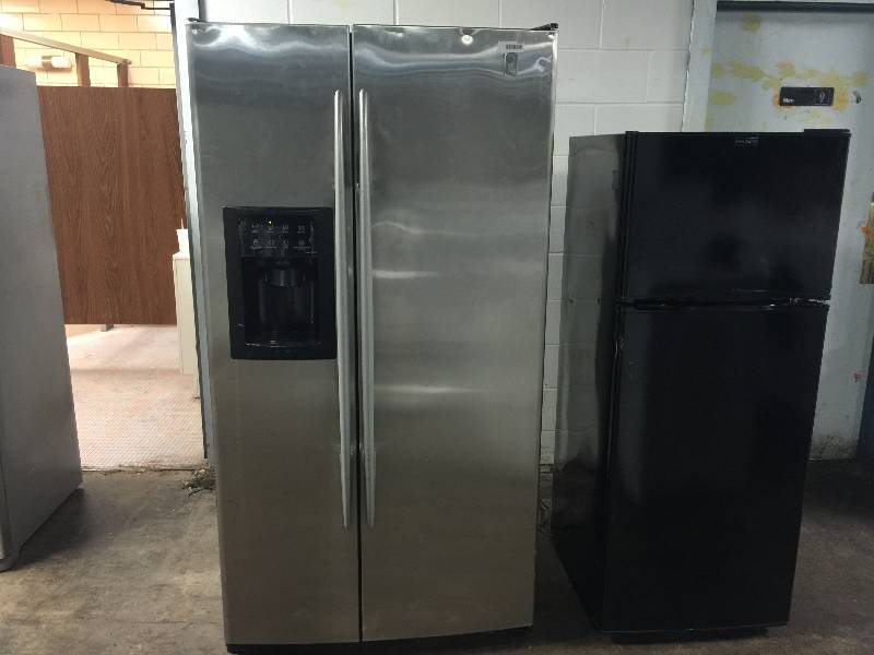 lot 9058 image: GE Profile ENERGY STAR� 25.5 Cu. Ft. Stainless Side-by-Side Refrigerator with Dispenser