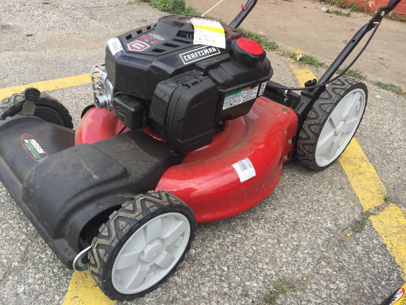 lot 9071 image: Craftsman 7.25 Engine Torque Just Check & Add Front Wheel Drive Mower