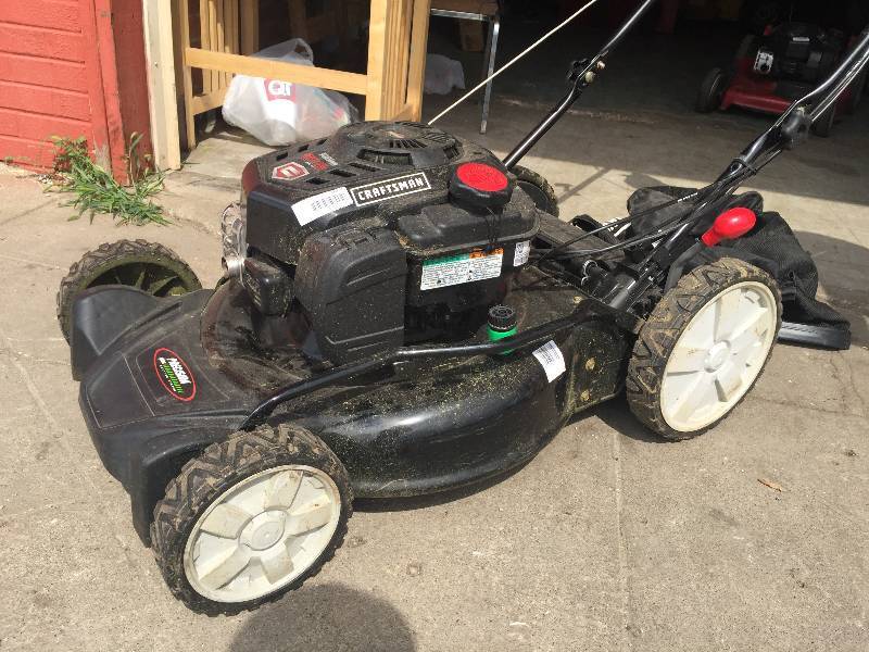 lot 9077 image: Craftsman 7.25 Engine Torque Just Check & Add Rear Wheel Drive Mower