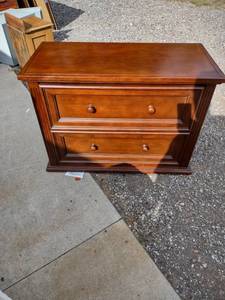 lot 837 image: 2 drawer filing cabinet 41 in wide