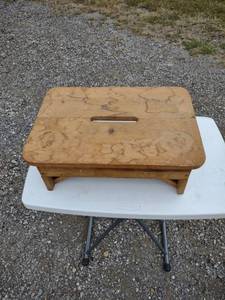 lot 842 image: handmade stool 20 in wide 14 in deep 8 in tall