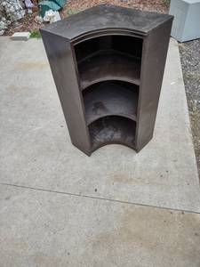 lot 843 image: corner shelf 19 in deep 36 in tall