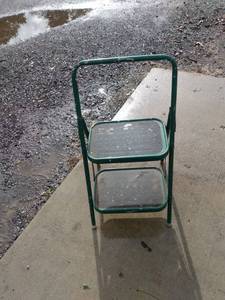 lot 861 image: two step green step stool