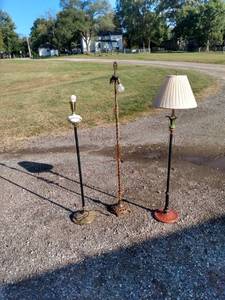 lot 874 image: two vintage and one newer floor lamp untested