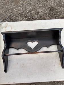 lot 884 image: wood shelf with heart 20 in wide 5 in deep 12 in tall