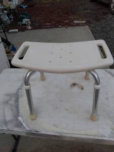 lot 892 image: adjustable bathtub seat