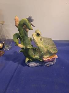 lot 3429 image: Frog statue