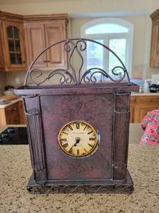 lot 3438 image: Saint Croix Clock untested