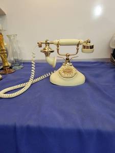 lot 3442 image: Antique style telephone With push buttons