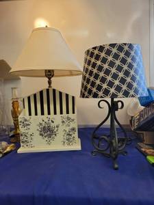 lot 3444 image: 2 lamps