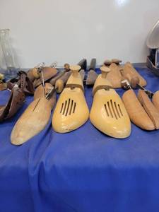 lot 3450 image: 7 pair of Shoe stretchers