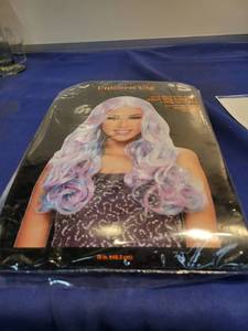lot 3508 image: Unicorn wig one size fit most New In package