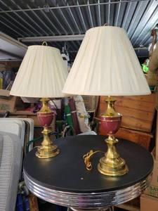 lot 3514 image: Pair of lamps