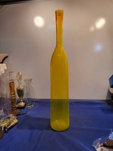 lot 3515 image: Yellow bottle 23 tall