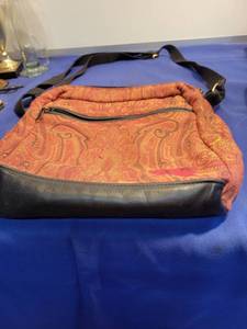 lot 3558 image: Shoulder bag