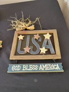 lot 3570 image: God-bless Americas sign