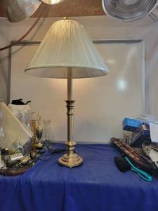 lot 3581 image: 34 brass lamp  untested