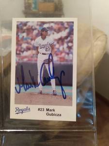 lot 4055 image: Mark Gubicza autograph on royals card