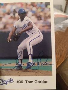lot 4057 image: Tom Gordon autograph on royals card