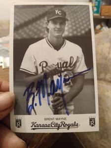 lot 4060 image: Brent Mayne autograph on royals card