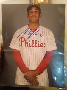 lot 4068 image: Mario Hollands autograph