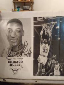 lot 4076 image: Scottie Pippen autograph