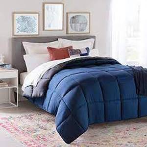 lot 2952 image: Linenspa Oversized Comforter