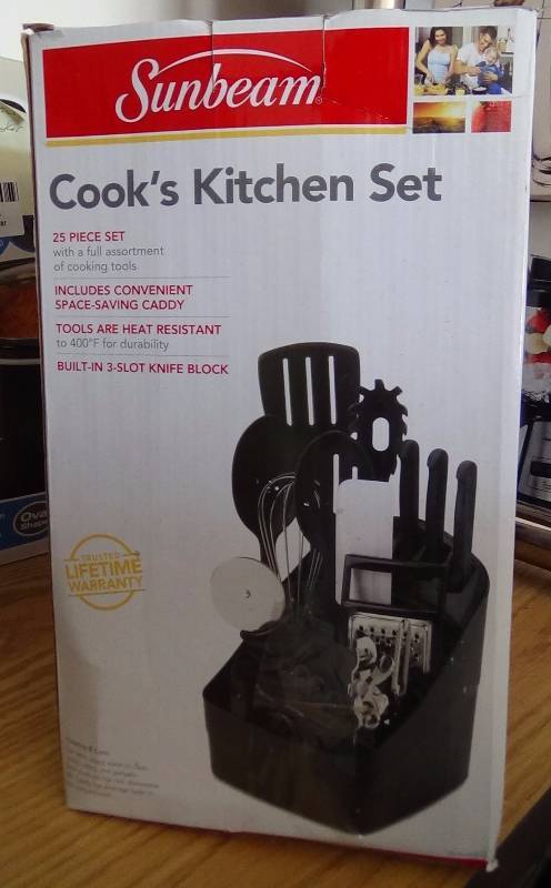 lot 4100 image: Sunbeam 25-Piece Cooks Tool Set