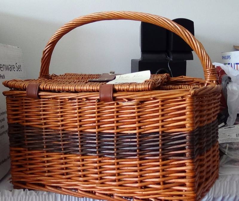 lot 4138 image: Picnic Plus Largo 2 Person Picnic Basket
