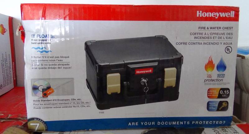 lot 4068 image: Honeywell 1102 12 Hour FireWater Safe Chest 0.15 Cubic Feet