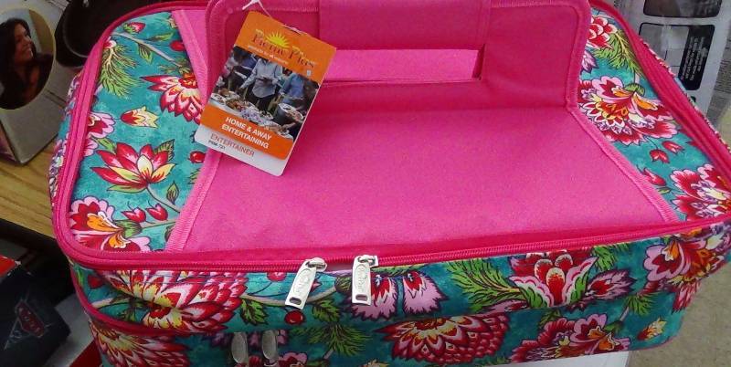 lot 4140 image: Picnic Plus Entertainer Hot & Cold Food Carrier