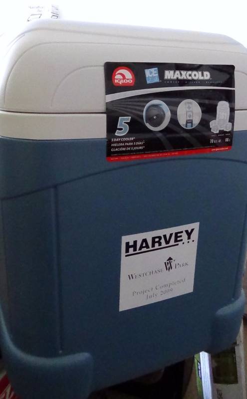 lot 4046 image: Igloo Ice Cube Max Cold 70 Roller (BRANDED)