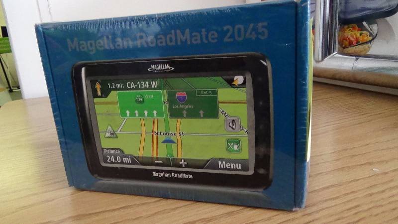 lot 4056 image: Magellan RoadMate 2045 4.3-Inch Widescreen Portable GPS Navigator