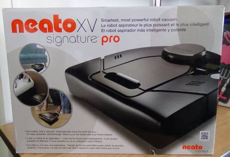 lot 4020 image: Neato XV Signature Pro Pet & Allergy Robot Vacuum Cleaner