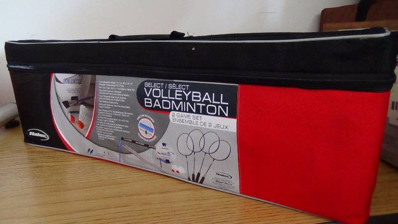 lot 4010 image: Halex VolleyballBadminton Set
