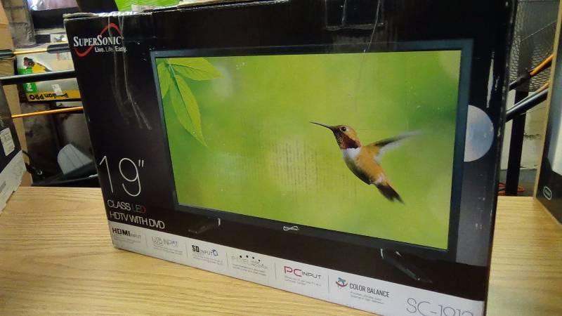 lot 4112 image: SuperSonic 1080p LED Widescreen HDTV with HDMI Input, ACDC Compatible for RVs and Built-in DVD Player, 19-Inch