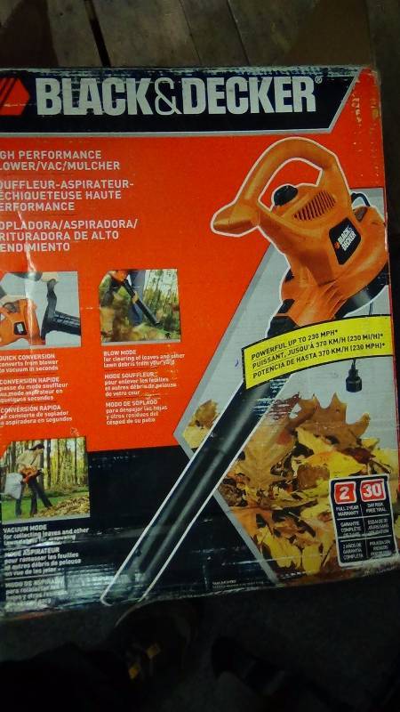 lot 3281 image: Black and Decker 12 Amp Blower Vac