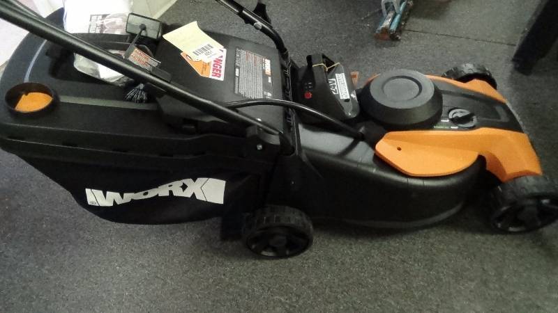 lot 4051 image: WORX WG782 14-Inch 24-Volt Cordless Lawn Mower with IntelliCut