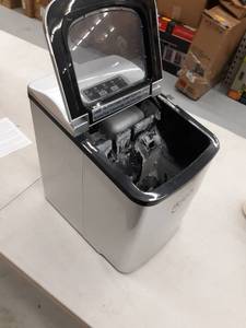 lot 47617 image: ikich ice maker