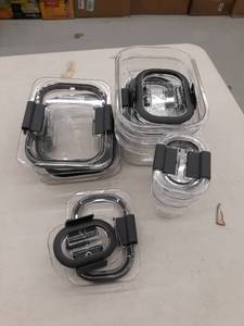 lot 47619 image: 5 piece Rubbermaid Tupperware Kit
