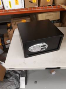 lot 47817 image: Amazonbasics Security Safe 28.3 L 1 Cubic Feet - Black