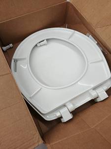 lot 47862 image: Toilet seat