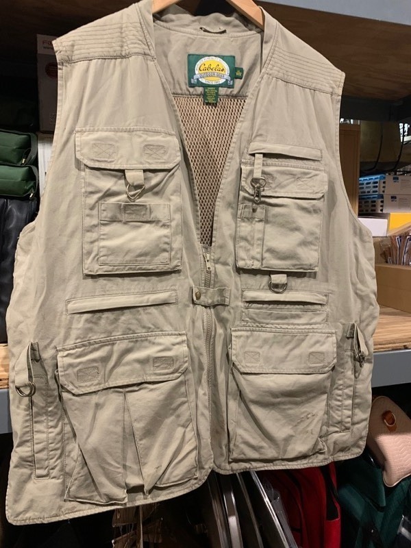 lot 151 image: Cabelas Outdoor Beige Fishing Vest size XL