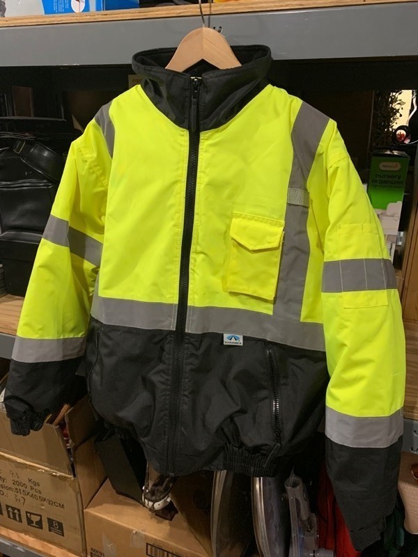lot 153 image: Pyramex Large Neon and 3M Safety Jacket