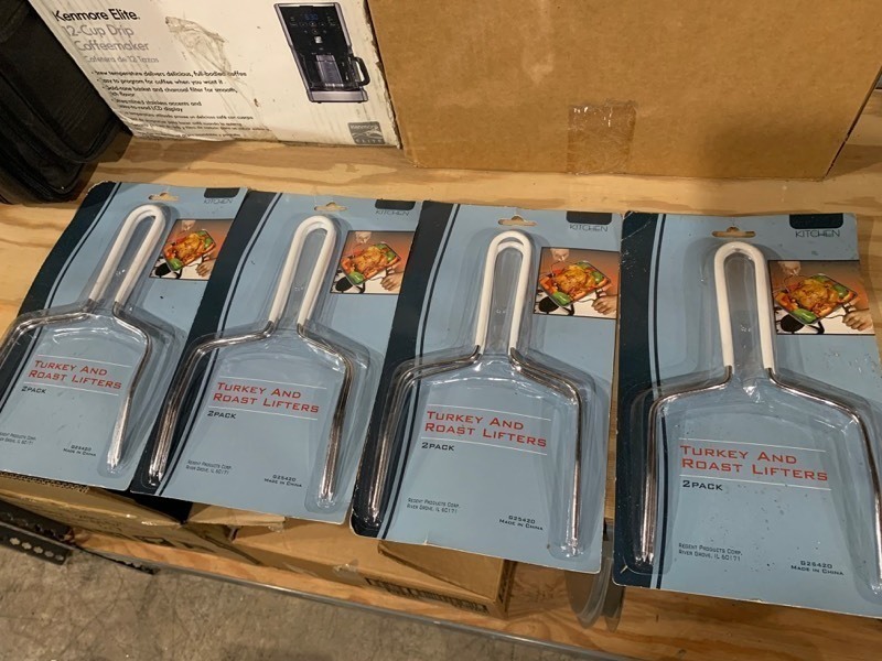 lot 158 image: Set of 4 New Packs of Turkey and Roast Lifters