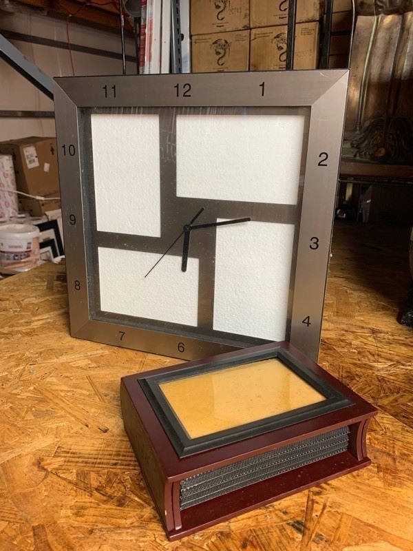 lot 178 image: Modern Styled Picture Inserted Clock w Photo Book