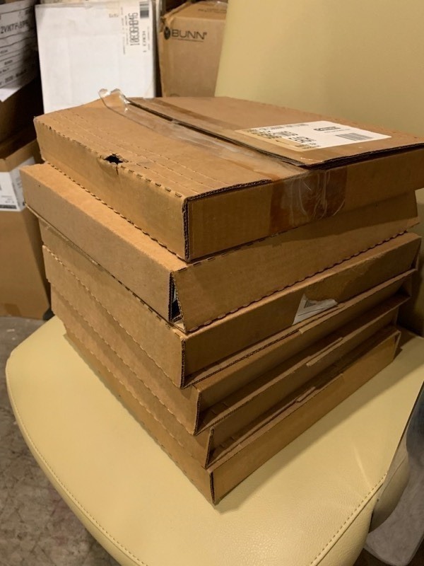 lot 214 image: 6 Server Top Covers. Great for partys and events