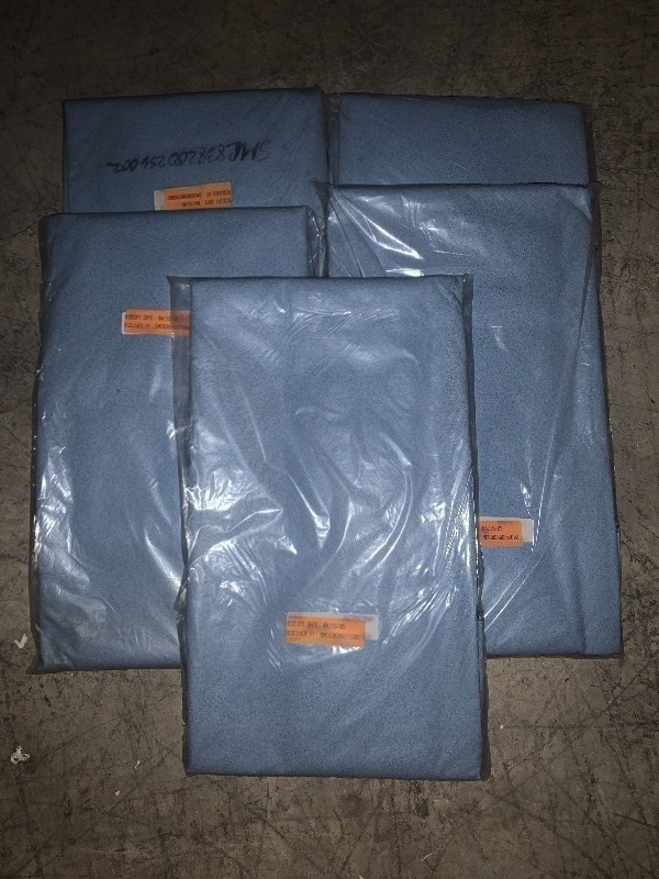 lot 343 image: 5 New Blue Matted Complete Table Coverings